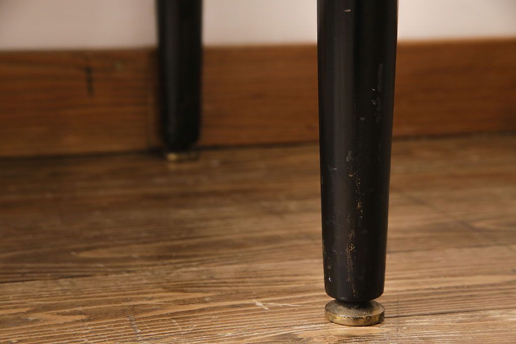 ヴィンテージ家具　G-plan(ジープラン)　北欧ビンテージ　チーク材　BBシリーズ　スタイリッシュなサイドテーブル(コーヒーテーブル)(2)