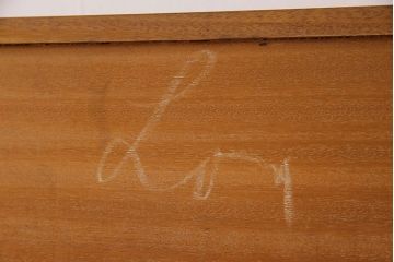 北欧家具　ガラス戸の付いたシンプルなキャビネット(飾り棚、食器棚、本箱)