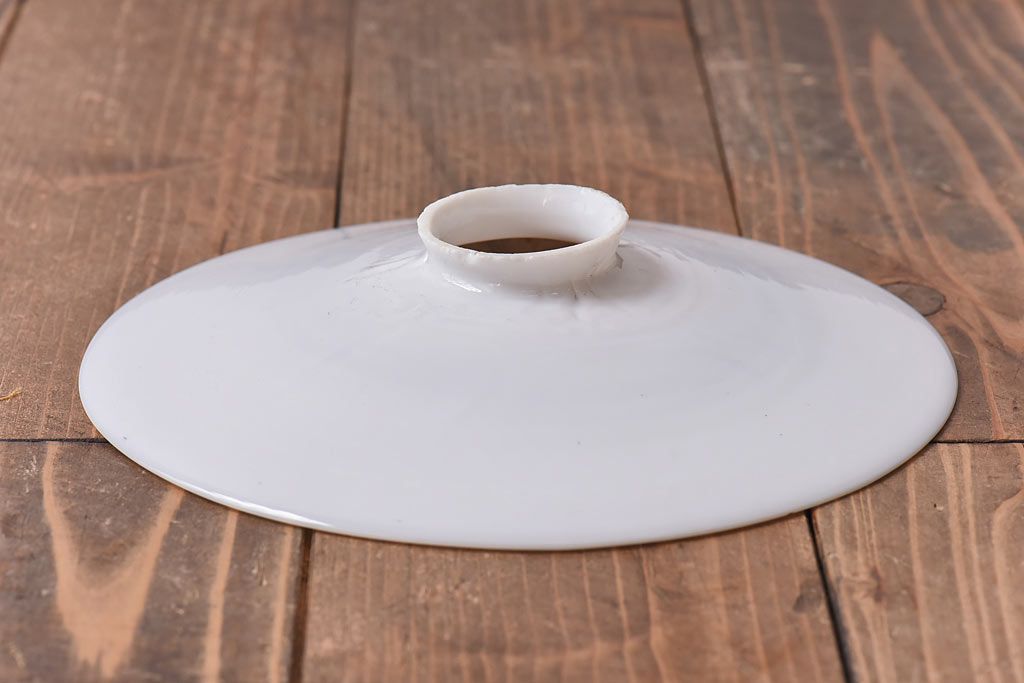 昭和レトロ　ノスタルジックな雰囲気漂う平笠シェードのペンダントライト(電笠、吊り下げ照明、天井照明)(1)