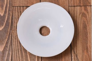 昭和レトロ　ノスタルジックな雰囲気漂う平笠シェードのペンダントライト(電笠、吊り下げ照明、天井照明)(1)