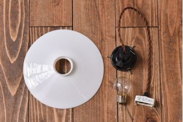 昭和レトロ　ノスタルジックな雰囲気漂う平笠シェードのペンダントライト(電笠、吊り下げ照明、天井照明)(2)