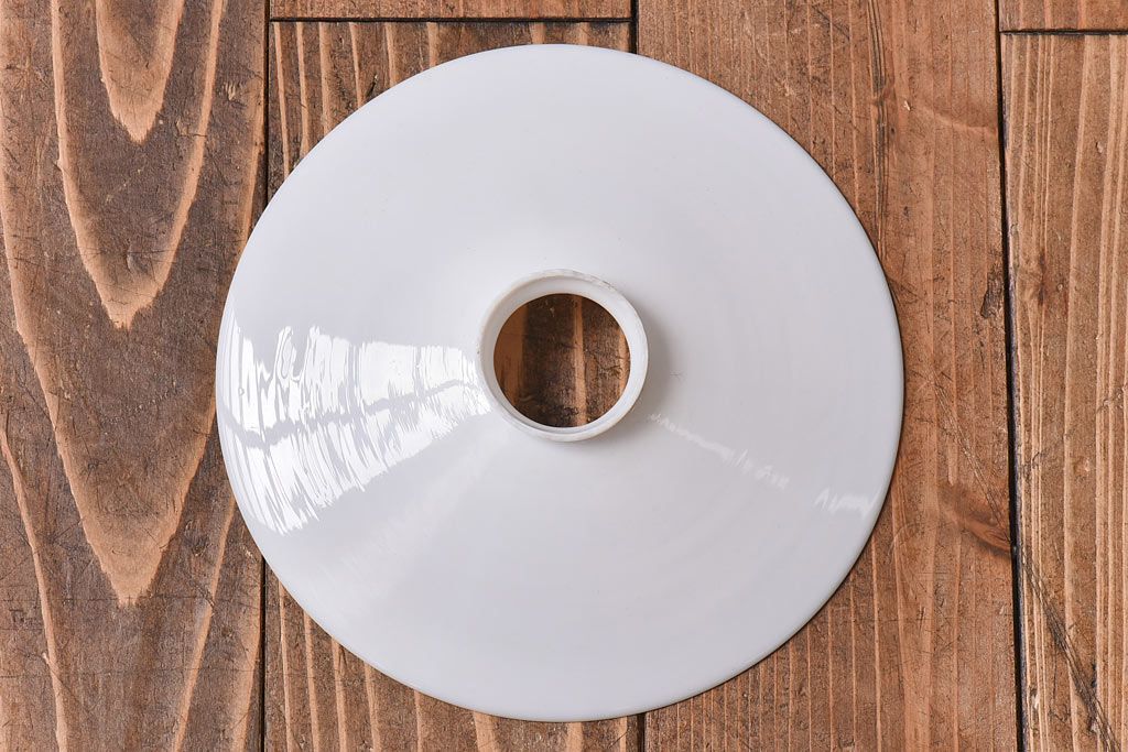 昭和レトロ　ノスタルジックな雰囲気漂う平笠シェードのペンダントライト(電笠、吊り下げ照明、天井照明)(2)