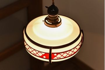 花菱模様の装飾から和の雰囲気漂うシェード(電笠、天井照明)