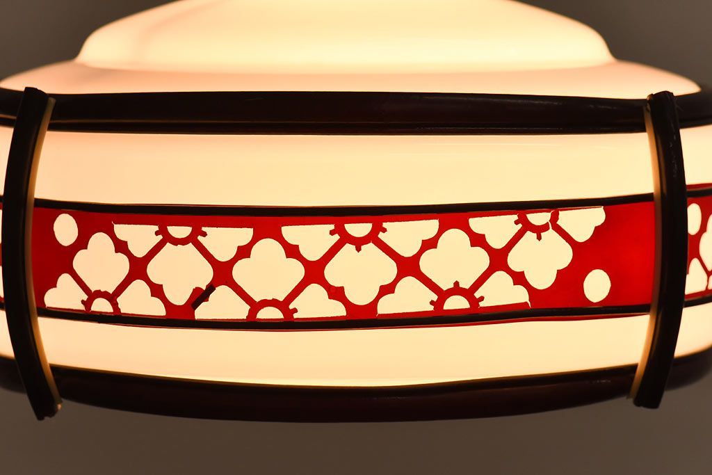 花菱模様の装飾から和の雰囲気漂うシェード(電笠、天井照明)