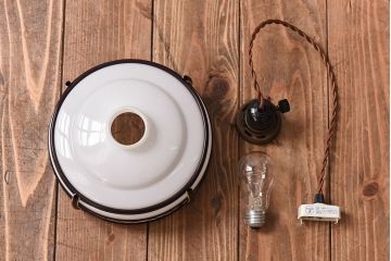 花菱模様の装飾から和の雰囲気漂うシェード(電笠、天井照明)