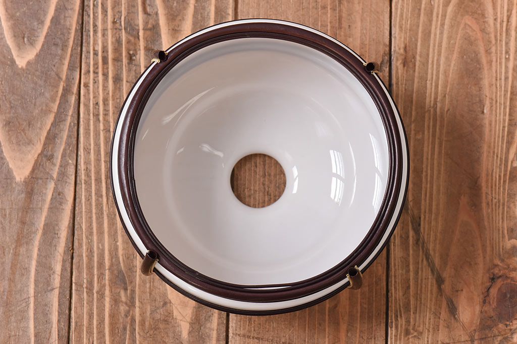 花菱模様の装飾から和の雰囲気漂うシェード(電笠、天井照明)