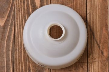 愛らしい小さな花がポイントのシェード(電笠、天井照明)