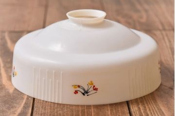 愛らしい小さな花がポイントのシェード(電笠、天井照明)