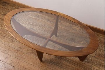 ヴィンテージ家具　G-plan(ジープラン)　北欧ビンテージ　チーク材　ガラストップがおしゃれなコーヒーテーブル(センターテーブル)(2)