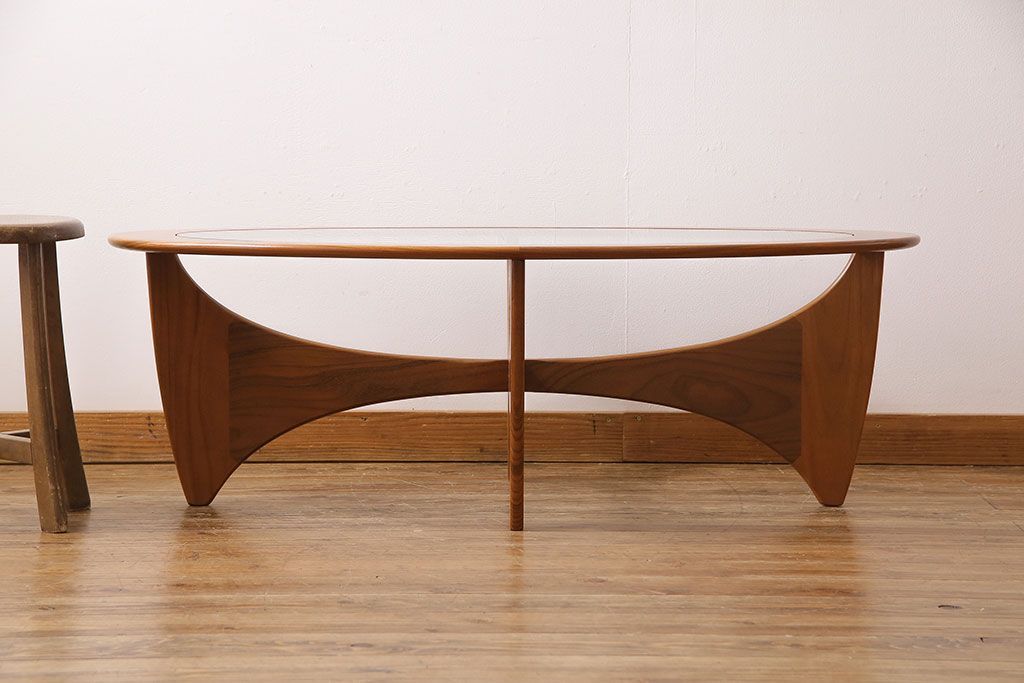 ヴィンテージ家具　G-plan(ジープラン)　北欧ビンテージ　チーク材　ガラストップがおしゃれなコーヒーテーブル(センターテーブル)(2)