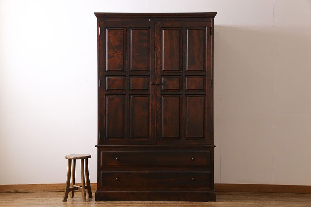 中古　神居民芸　洋室にも馴染みの良い衣装盆付き和タンス(引き出し、箪笥、着物箪笥)