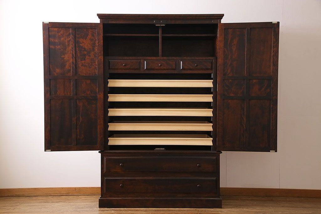 中古　神居民芸　洋室にも馴染みの良い衣装盆付き和タンス(引き出し、箪笥、着物箪笥)