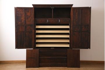 中古　神居民芸　洋室にも馴染みの良い衣装盆付き和タンス(引き出し、箪笥、着物箪笥)