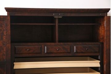 中古　神居民芸　洋室にも馴染みの良い衣装盆付き和タンス(引き出し、箪笥、着物箪笥)