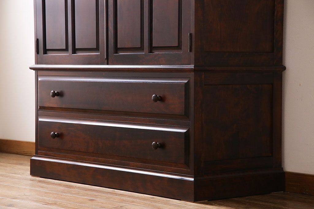 中古　神居民芸　洋室にも馴染みの良い衣装盆付き和タンス(引き出し、箪笥、着物箪笥)