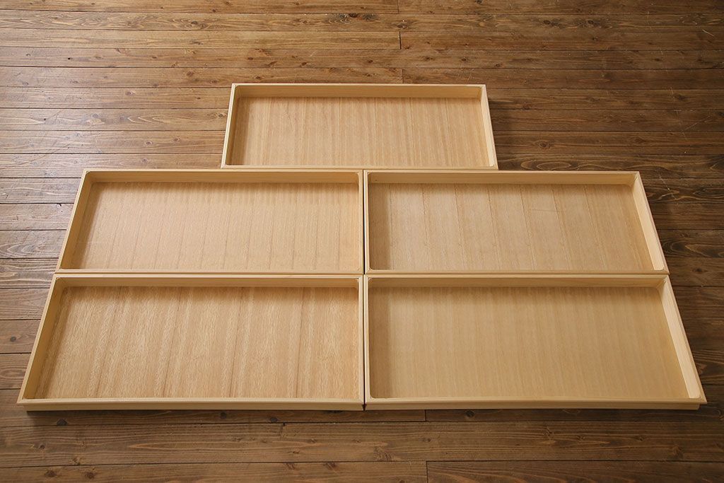 中古　神居民芸　洋室にも馴染みの良い衣装盆付き和タンス(引き出し、箪笥、着物箪笥)