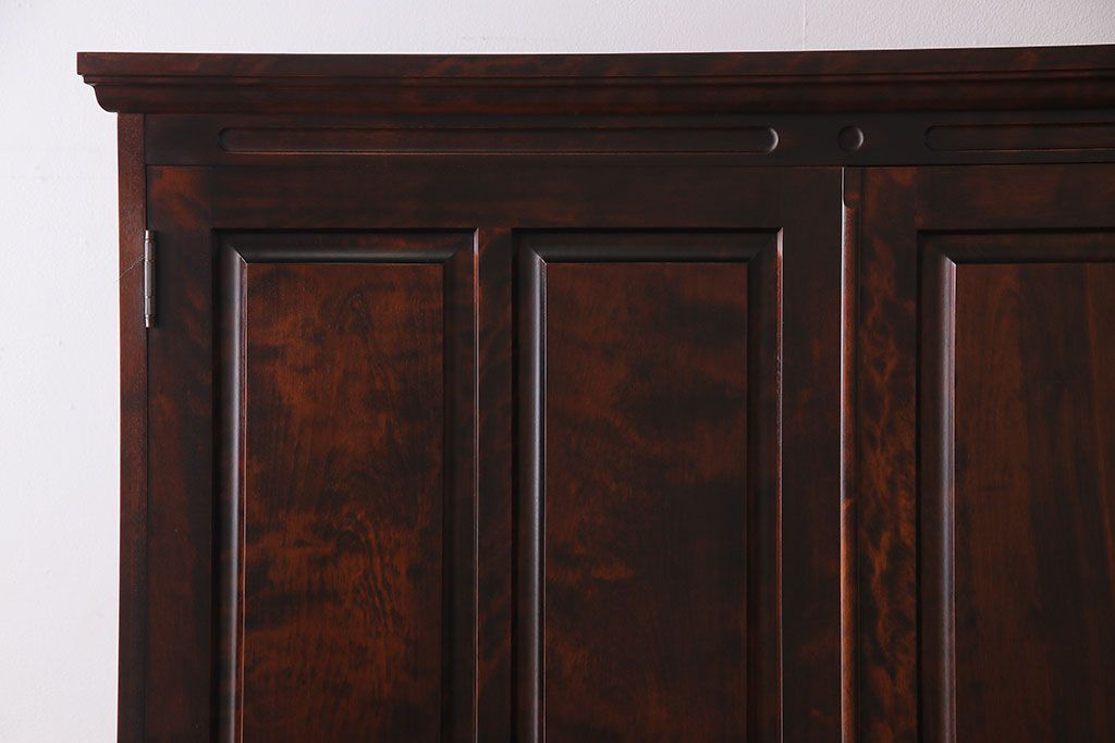 中古　神居民芸　洋室にも馴染みの良い衣装盆付き和タンス(引き出し、箪笥、着物箪笥)