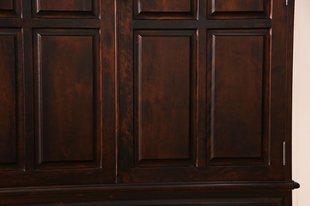 中古　神居民芸　洋室にも馴染みの良い衣装盆付き和タンス(引き出し、箪笥、着物箪笥)