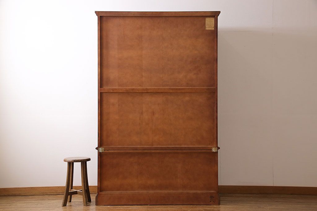 中古　神居民芸　洋室にも馴染みの良い衣装盆付き和タンス(引き出し、箪笥、着物箪笥)