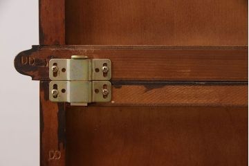 中古　神居民芸　洋室にも馴染みの良い衣装盆付き和タンス(引き出し、箪笥、着物箪笥)