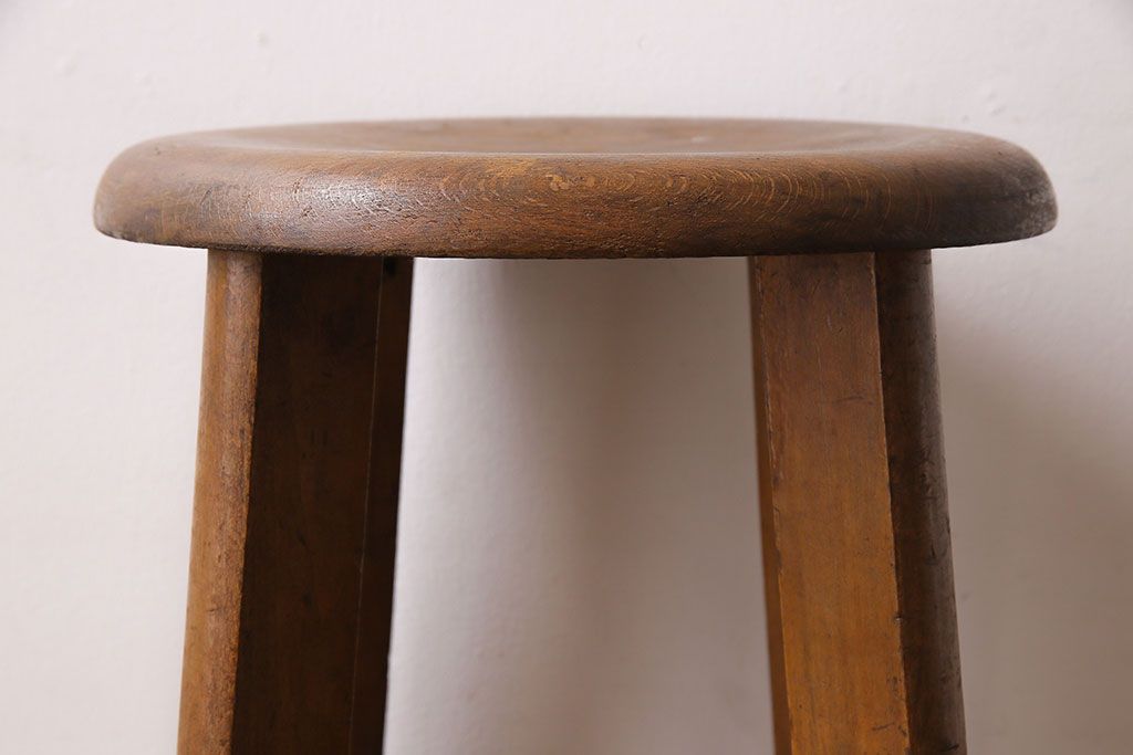 アンティーク雑貨　昭和レトロ　シンプルなデザインのスツール(丸椅子、イス、チェア)