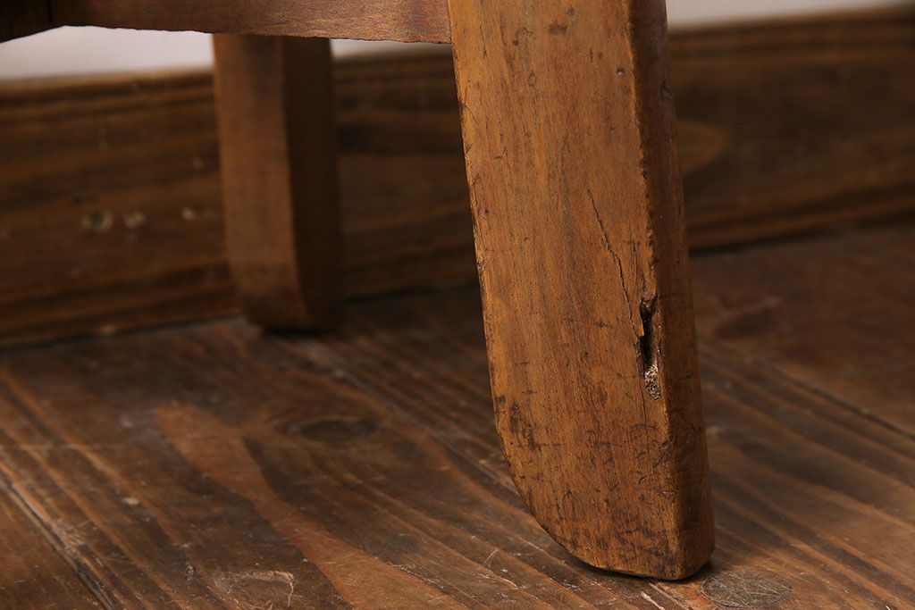 アンティーク雑貨　昭和レトロ　シンプルなデザインのスツール(丸椅子、イス、チェア)