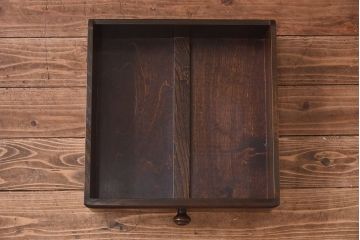 ヴィンテージ家具　ERCOL(アーコール)　イギリスビンテージ　Old Colonial(オールドコロニアル)　シックな雰囲気のあるオープンブックケース(キャビネット、本棚、飾り棚、食器棚)
