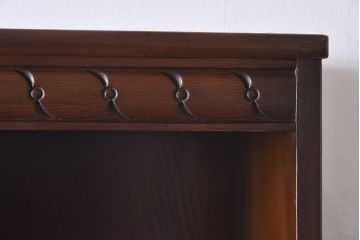 ヴィンテージ家具　ERCOL(アーコール)　イギリスビンテージ　Old Colonial(オールドコロニアル)　シックな雰囲気のあるオープンブックケース(キャビネット、本棚、飾り棚、食器棚)