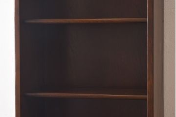 ヴィンテージ家具　ERCOL(アーコール)　イギリスビンテージ　Old Colonial(オールドコロニアル)　シックな雰囲気のあるオープンブックケース(キャビネット、本棚、飾り棚、食器棚)