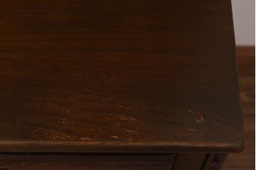 ヴィンテージ家具　ERCOL(アーコール)　イギリスビンテージ　Old Colonial(オールドコロニアル)　シックな雰囲気のあるオープンブックケース(キャビネット、本棚、飾り棚、食器棚)