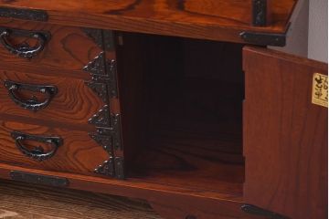 中古 伝統民芸家具 岩谷堂箪笥　風格のある茶箪笥(飾り棚、戸棚)(1)