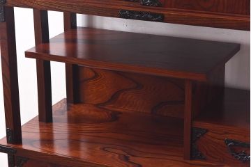 中古 伝統民芸家具 岩谷堂箪笥　風格のある茶箪笥(飾り棚、戸棚)(1)