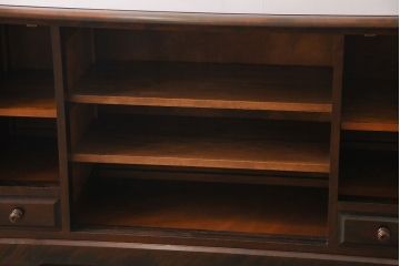 中古　北海道民芸家具　HM135　扉の面取りデザインが美しいサイドボード(定価約38万円)(1)