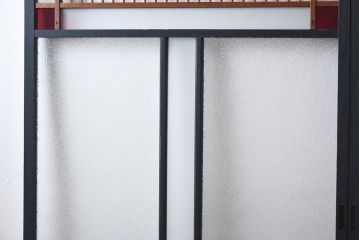 ペイント家具　色ガラス入り　レトロな雰囲気満点のガラス戸(引き戸、建具)2枚組