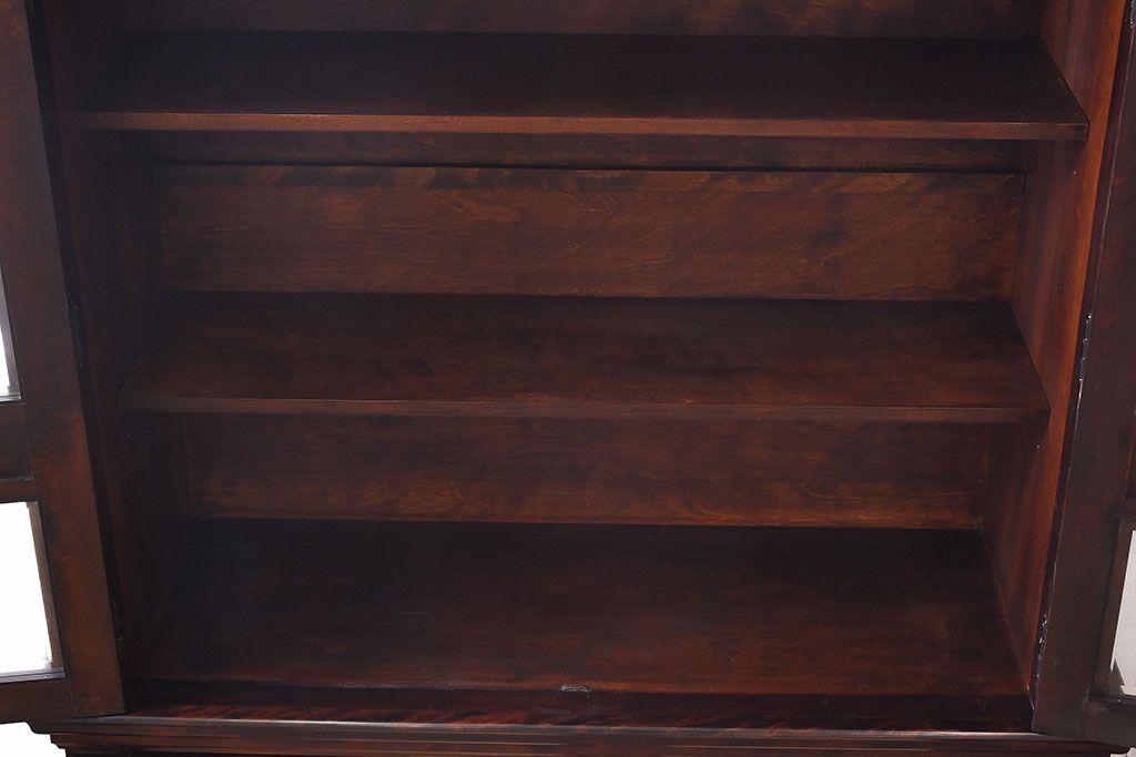 中古　国産家具　重厚な佇まいとなめらかな質感のブックシェルフ(本棚、食器棚、キャビネット)(定価約54万円)