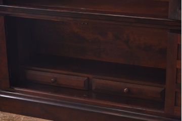 中古　国産家具　重厚な佇まいとなめらかな質感のブックシェルフ(本棚、食器棚、キャビネット)(定価約54万円)