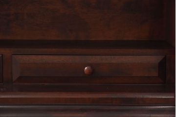 中古　国産家具　重厚な佇まいとなめらかな質感のブックシェルフ(本棚、食器棚、キャビネット)(定価約54万円)