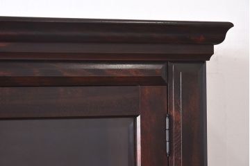 中古　国産家具　重厚な佇まいとなめらかな質感のブックシェルフ(本棚、食器棚、キャビネット)(定価約54万円)