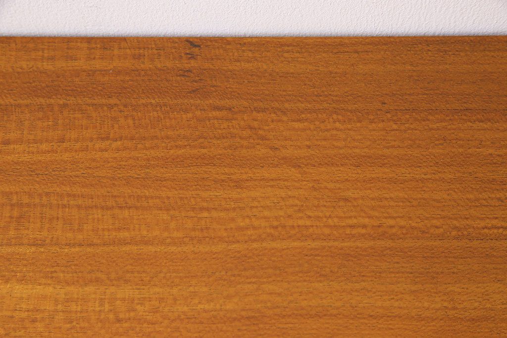 ヴィンテージ家具　北欧ビンテージ　チーク材　レトロな雰囲気のサイドチェスト(ローチェスト、引き出し)