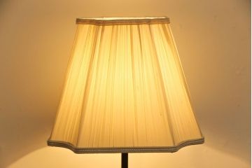 イギリスビンテージ　細かなプリーツが上品さ漂うフロアスタンド(スタンドライト、ランプ)