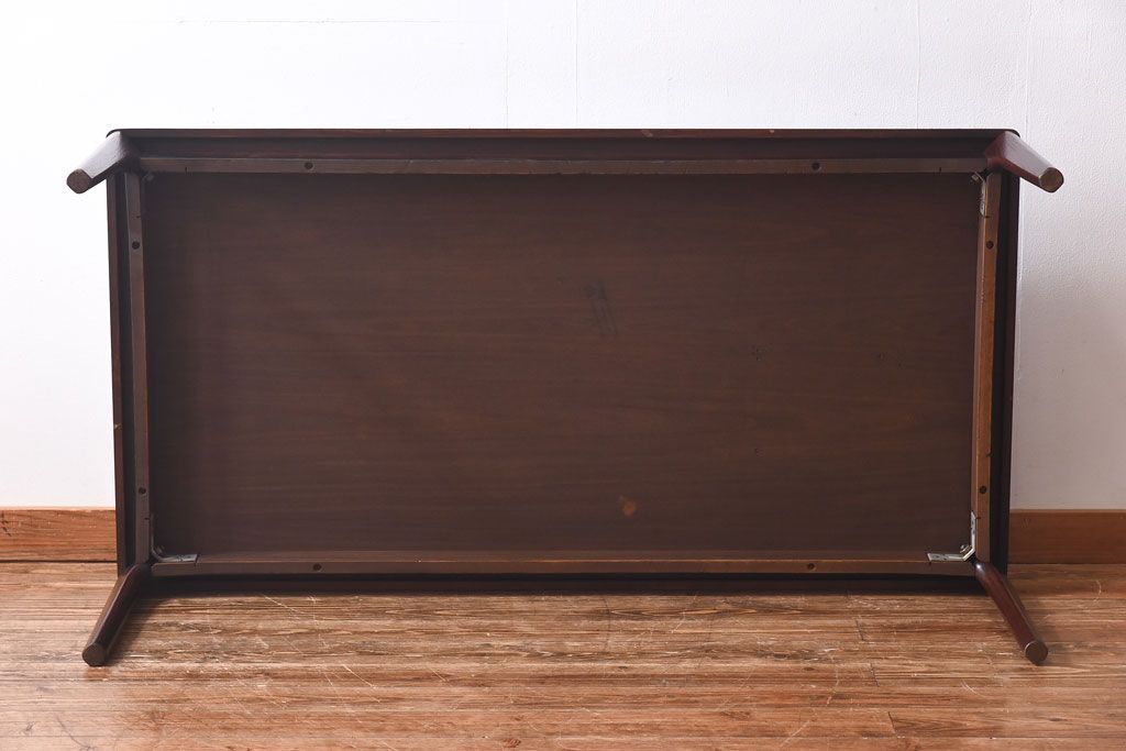 北欧家具　シンプルなデザインのセンターテーブル(ローテーブル)