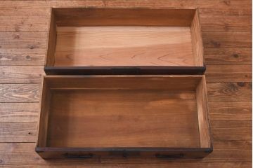 アンティーク家具　和製アンティーク　重厚感漂う上品な箪笥ローボード(チェスト)