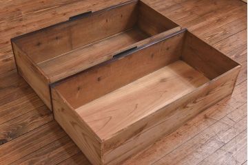 アンティーク家具　和製アンティーク　重厚感漂う上品な箪笥ローボード(チェスト)