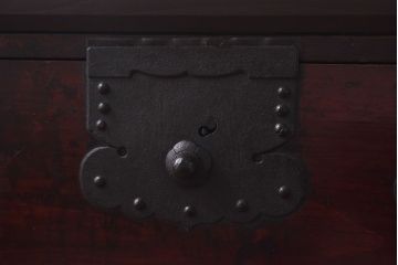 アンティーク家具　和製アンティーク　重厚感漂う上品な箪笥ローボード(チェスト)