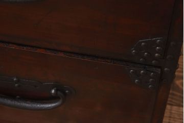 アンティーク家具　和製アンティーク　重厚感漂う上品な箪笥ローボード(チェスト)