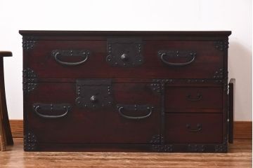 アンティーク家具　和製アンティーク　渋い色味が魅力的な箪笥ローボード(チェスト)