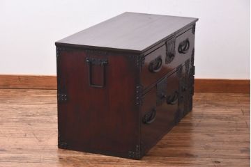 アンティーク家具　和製アンティーク　渋い色味が魅力的な箪笥ローボード(チェスト)