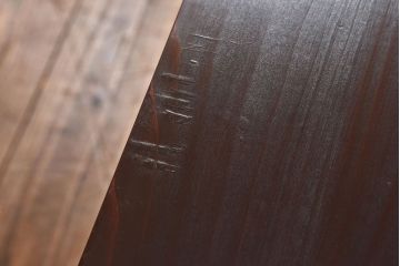 アンティーク家具　和製アンティーク　渋い色味が魅力的な箪笥ローボード(チェスト)