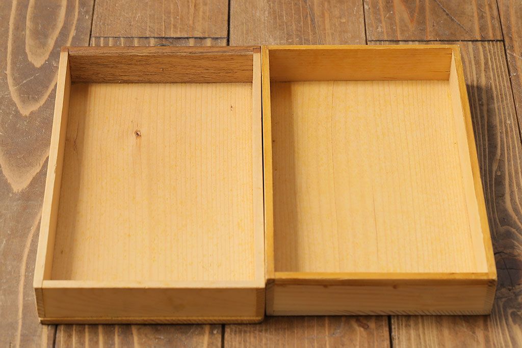 レトロ家具　昭和レトロ　ナラ材　蓋付きの収納部が個性的な小引き出し(収納箱)