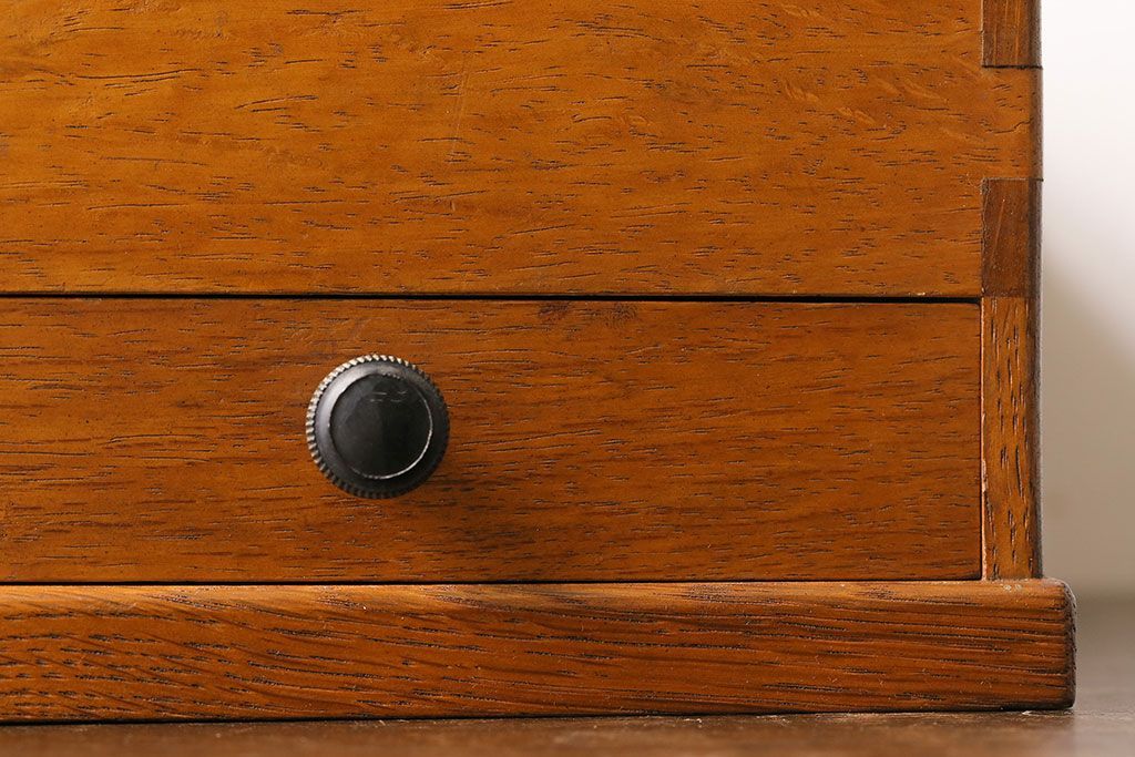 レトロ家具　昭和レトロ　ナラ材　蓋付きの収納部が個性的な小引き出し(収納箱)